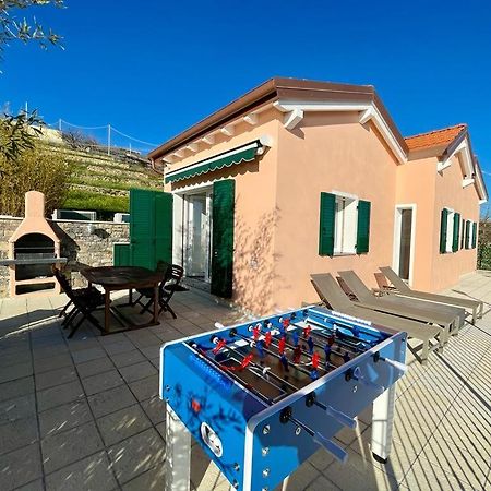 Villetta Sole Mare Santo Stefano al Mare Eksteriør billede