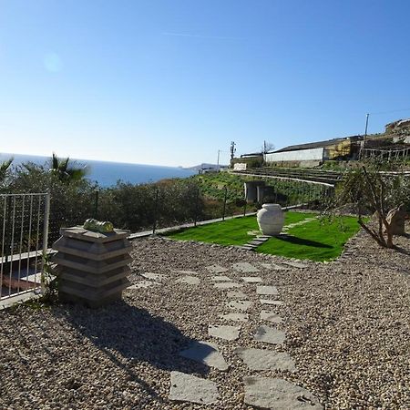 Villetta Sole Mare Santo Stefano al Mare Eksteriør billede