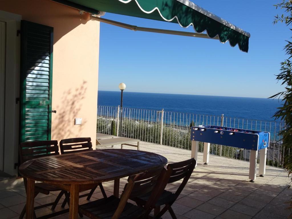 Villetta Sole Mare Santo Stefano al Mare Eksteriør billede