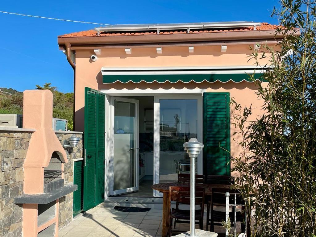 Villetta Sole Mare Santo Stefano al Mare Eksteriør billede