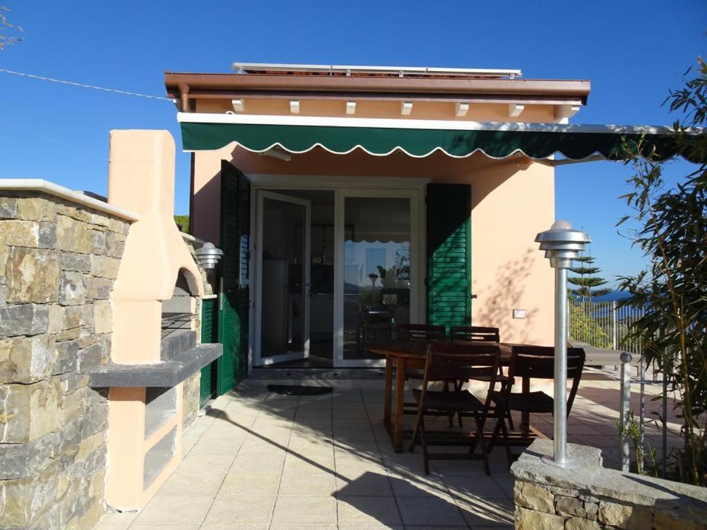 Villetta Sole Mare Santo Stefano al Mare Eksteriør billede