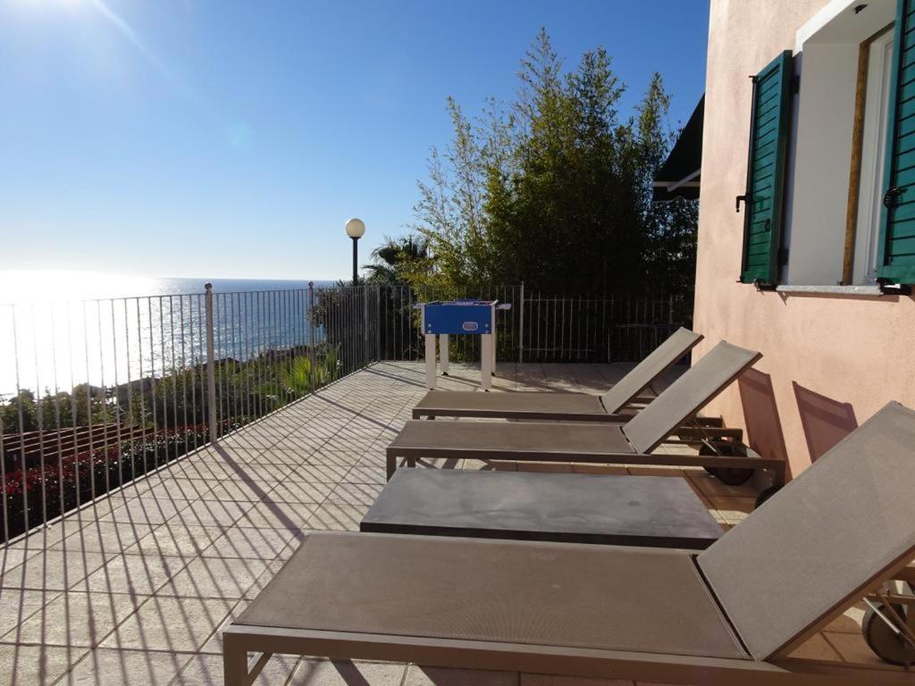 Villetta Sole Mare Santo Stefano al Mare Eksteriør billede