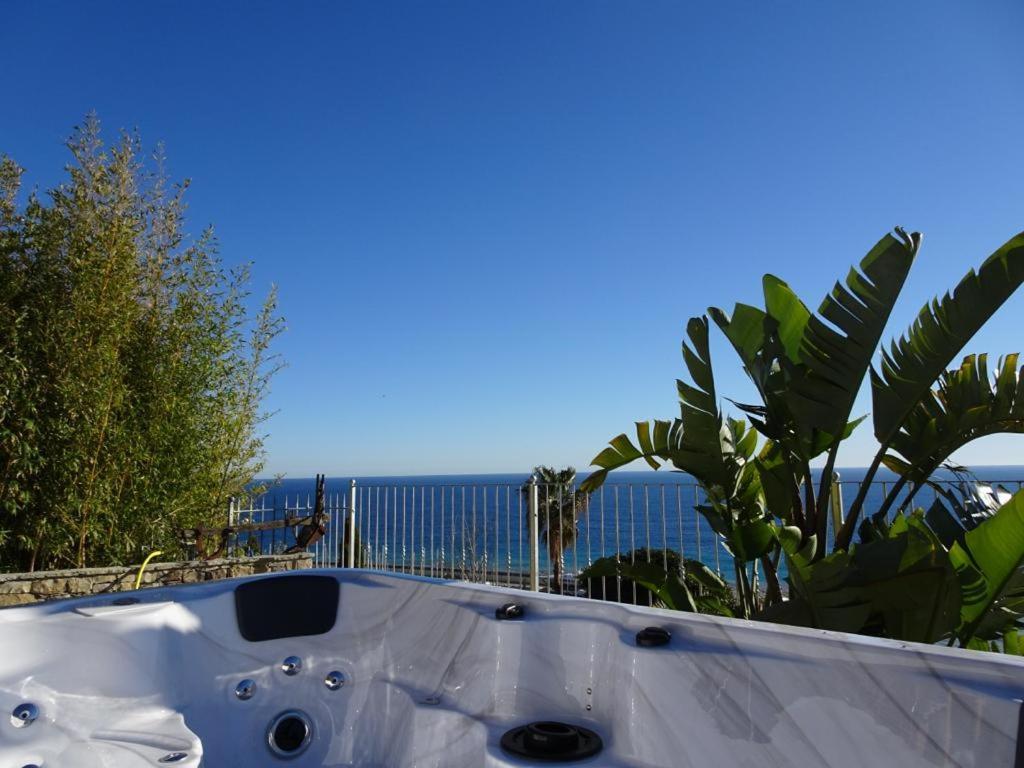 Villetta Sole Mare Santo Stefano al Mare Eksteriør billede