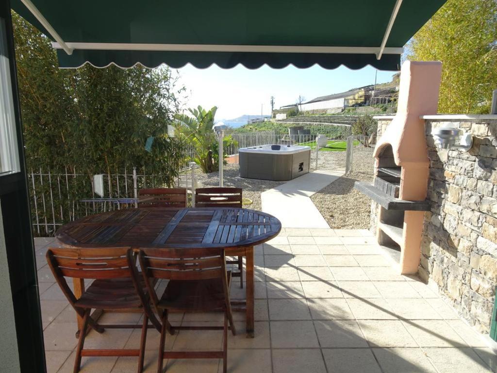 Villetta Sole Mare Santo Stefano al Mare Eksteriør billede