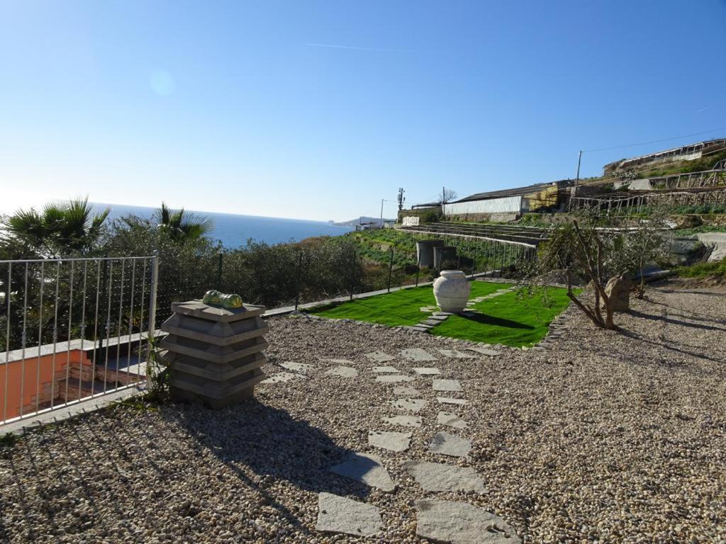 Villetta Sole Mare Santo Stefano al Mare Eksteriør billede